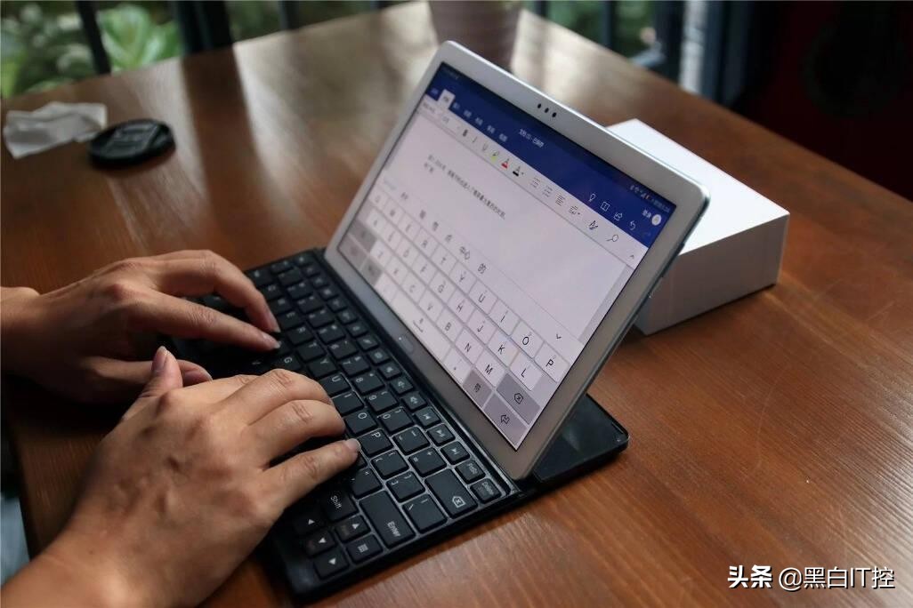 国内平板市场洗牌:苹果上涨、华为下滑,联想飙升成为新黑马