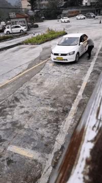 把车标全部抠掉违法吗,把车标抠下来清灰