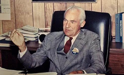 沃尔玛连续世界500强排名第一,沃尔玛连续八年成为全球最大公司