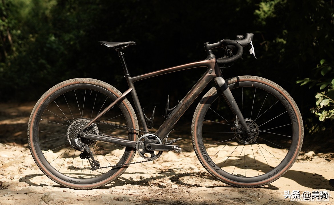 冒险砾石公路车评测,闪电公路车s-workssl7入门级