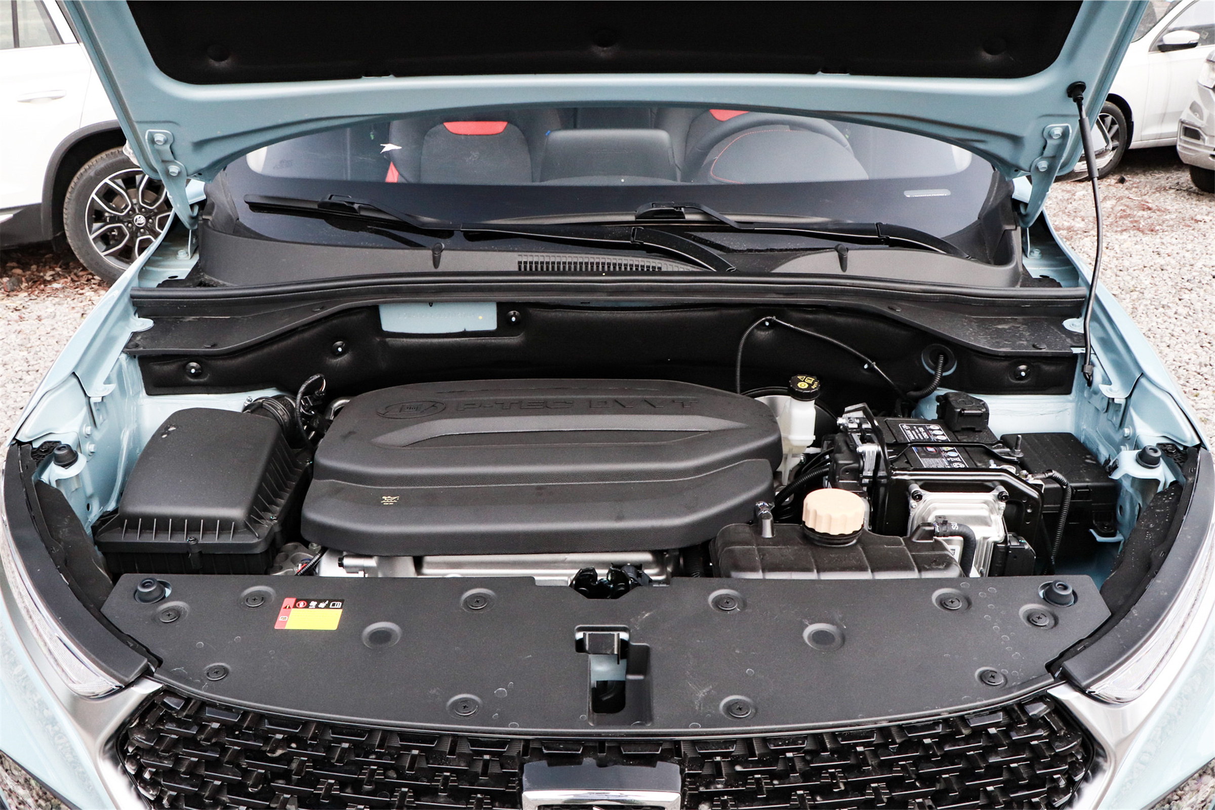 从销量萎靡到新车被抢购,从月销过万到逆势下滑