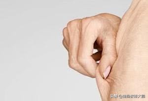 大胖子瘦下来皮松弛,胖子减下来后肚子上皮肤松弛