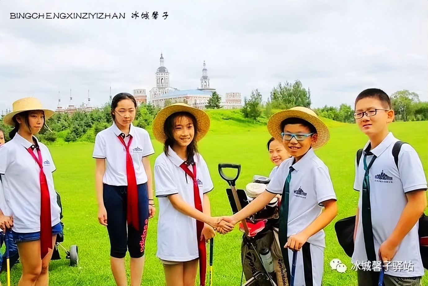 伏尔加庄园最佳观赏期,夏日必去伏尔加庄园十大打卡地