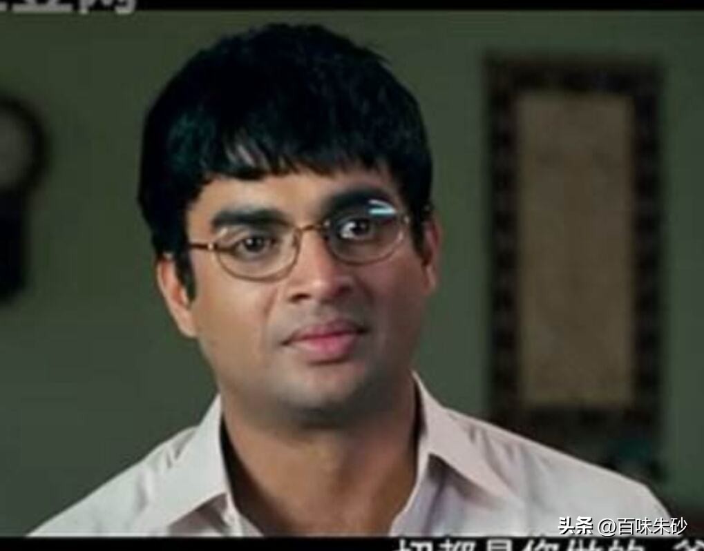 三傻大闹宝莱坞国语版完整版下载,三傻大闹宝莱坞男女跳舞背景音乐