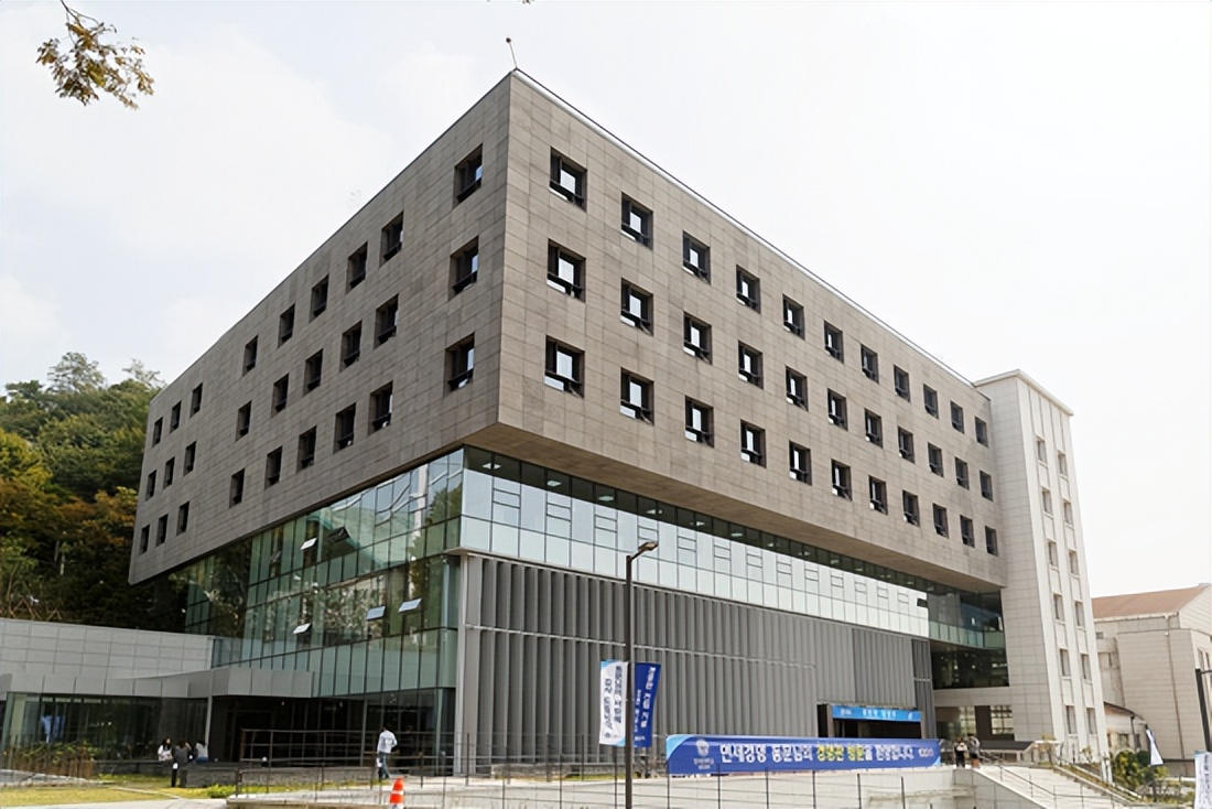 韩国延世大学和清华大学哪个好,韩国延世大学相当于中国哪个大学