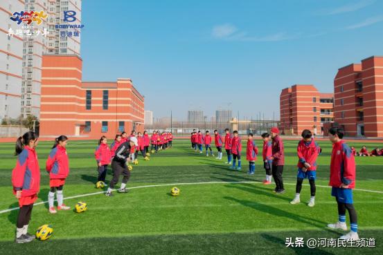 河南省体教融合“奔跑吧·少年”冠军来到濮阳市、许昌市襄城县、驻马店市的校园，给学生普及科学体育知识