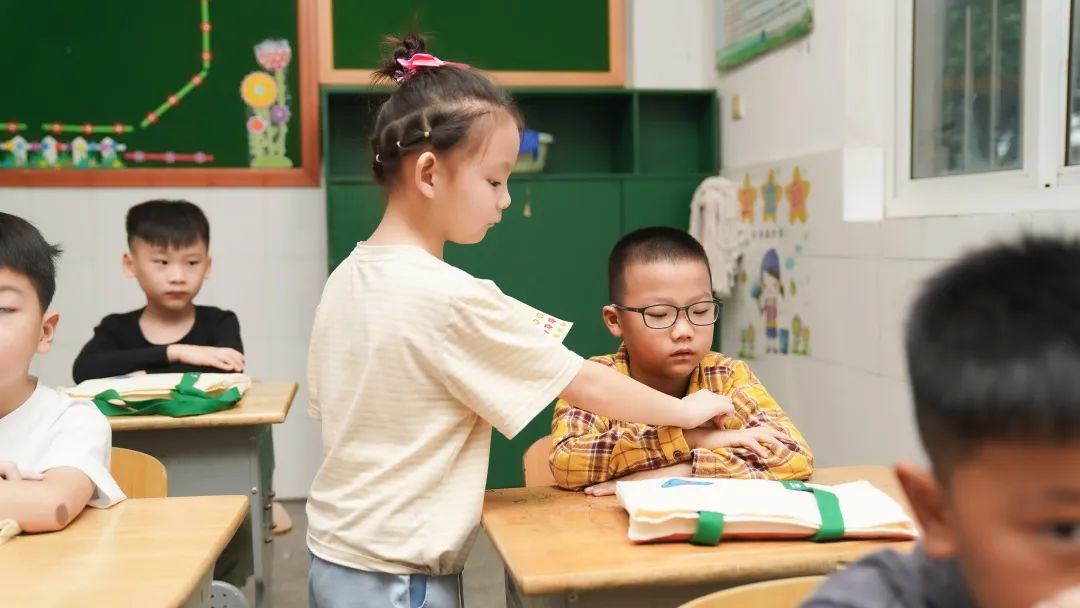 南京市江北新区六一小学：萌娃报道！这所小学的新生礼物惊喜满满
