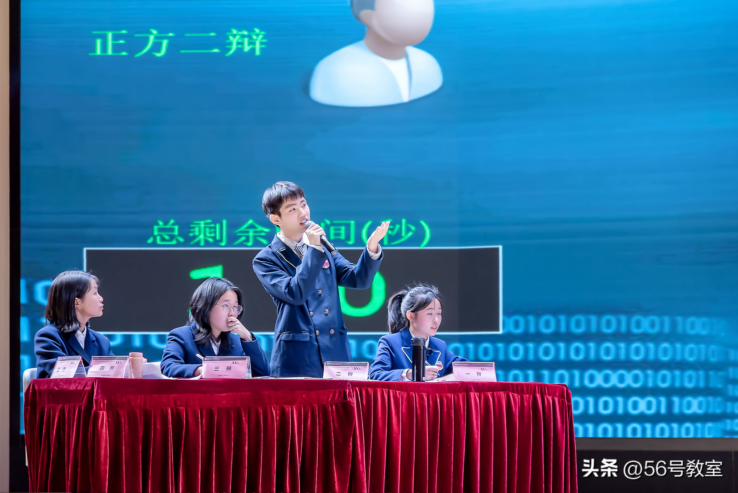 唇枪舌剑针锋相对相持不下,唇枪舌剑与针锋相对