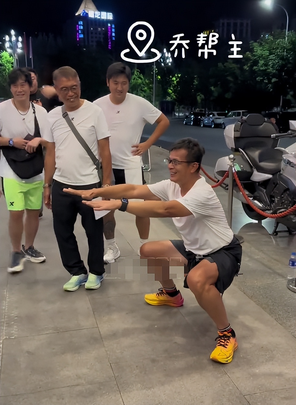 何家劲和黄日华踢球,何家劲焦恩俊黄日华吕良伟