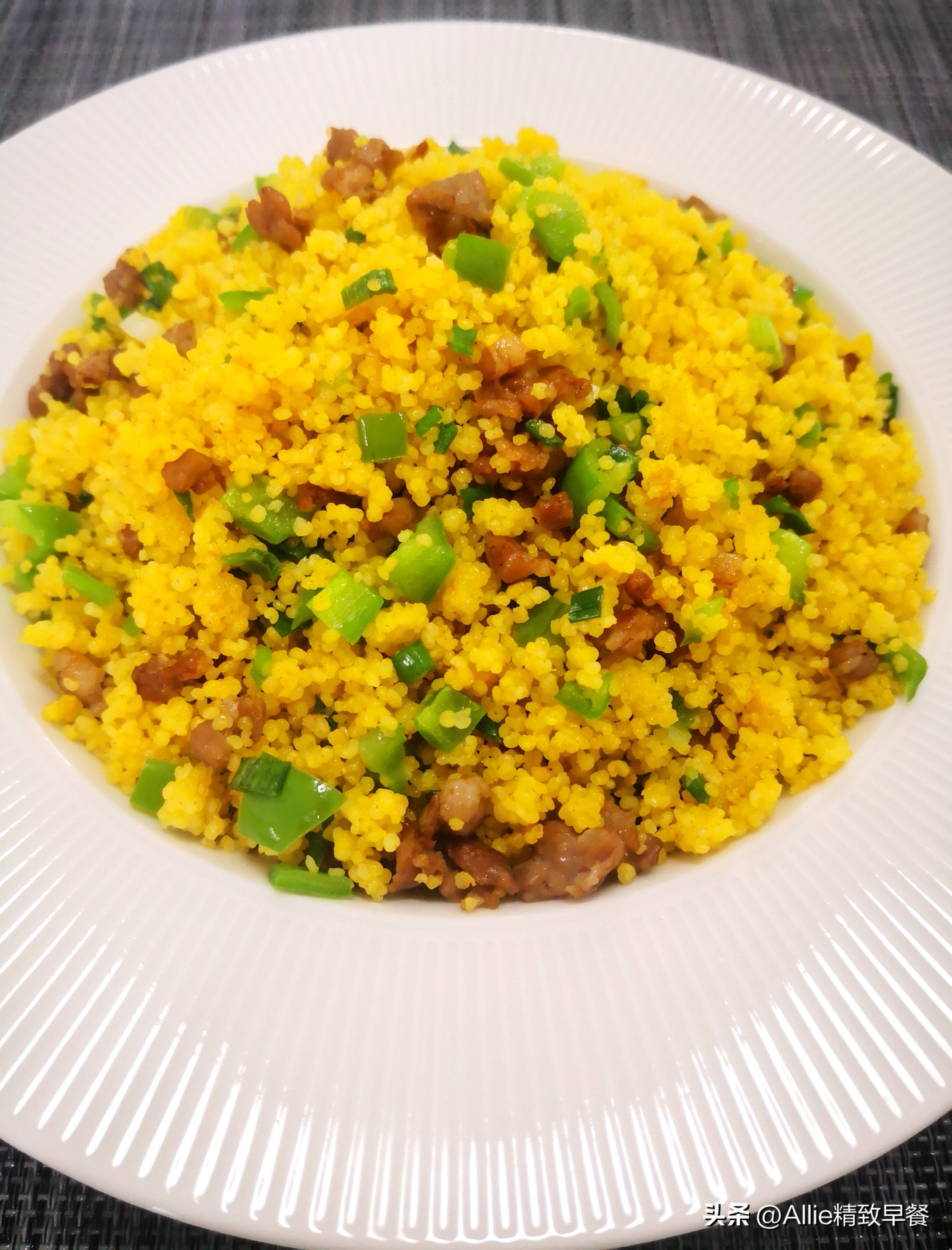 小米别再蒸着吃教你个新吃法,小米别熬粥了教你新的方法