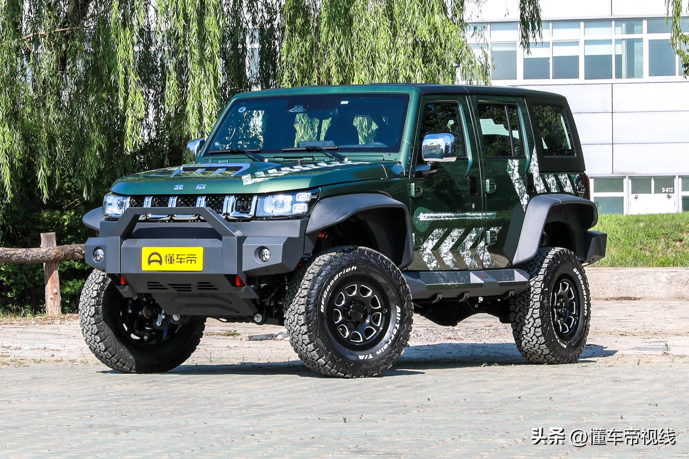 2021款北京bj40雨林穿越版2.3t,2024款北京新款bj40越野视频