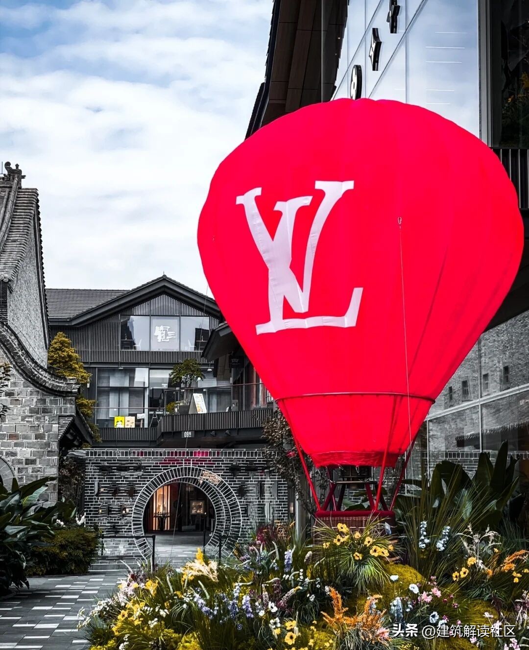 路易威登店铺装修图,路易威登专卖店陈列风格