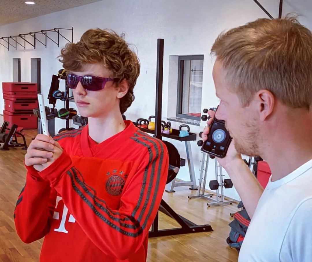 足球逆向思维训练,足球空间识别能力训练方法