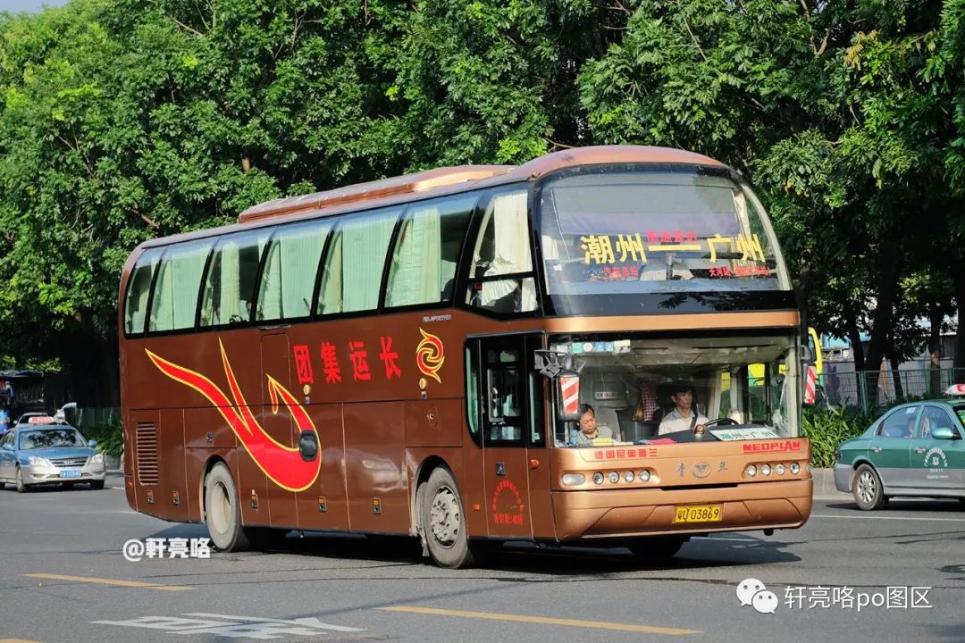 青年jnp6127w型卧铺客车价格,宇通6127神行剑错层版大巴车