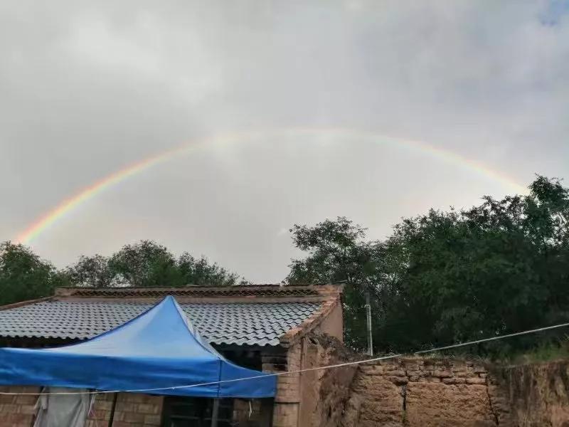 老妈告别儿女场景,悼母词范文