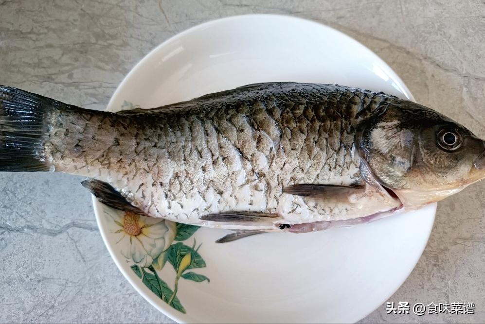 如何炖鱼软烂入味,炖鱼的最好吃方法不腥不柴