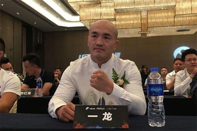 武僧一龙多有钱的视频,武僧一龙打网红出场费多少钱