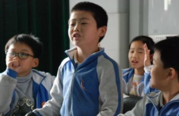 一年级笔画超多同学名字,小学生名字简单共两笔