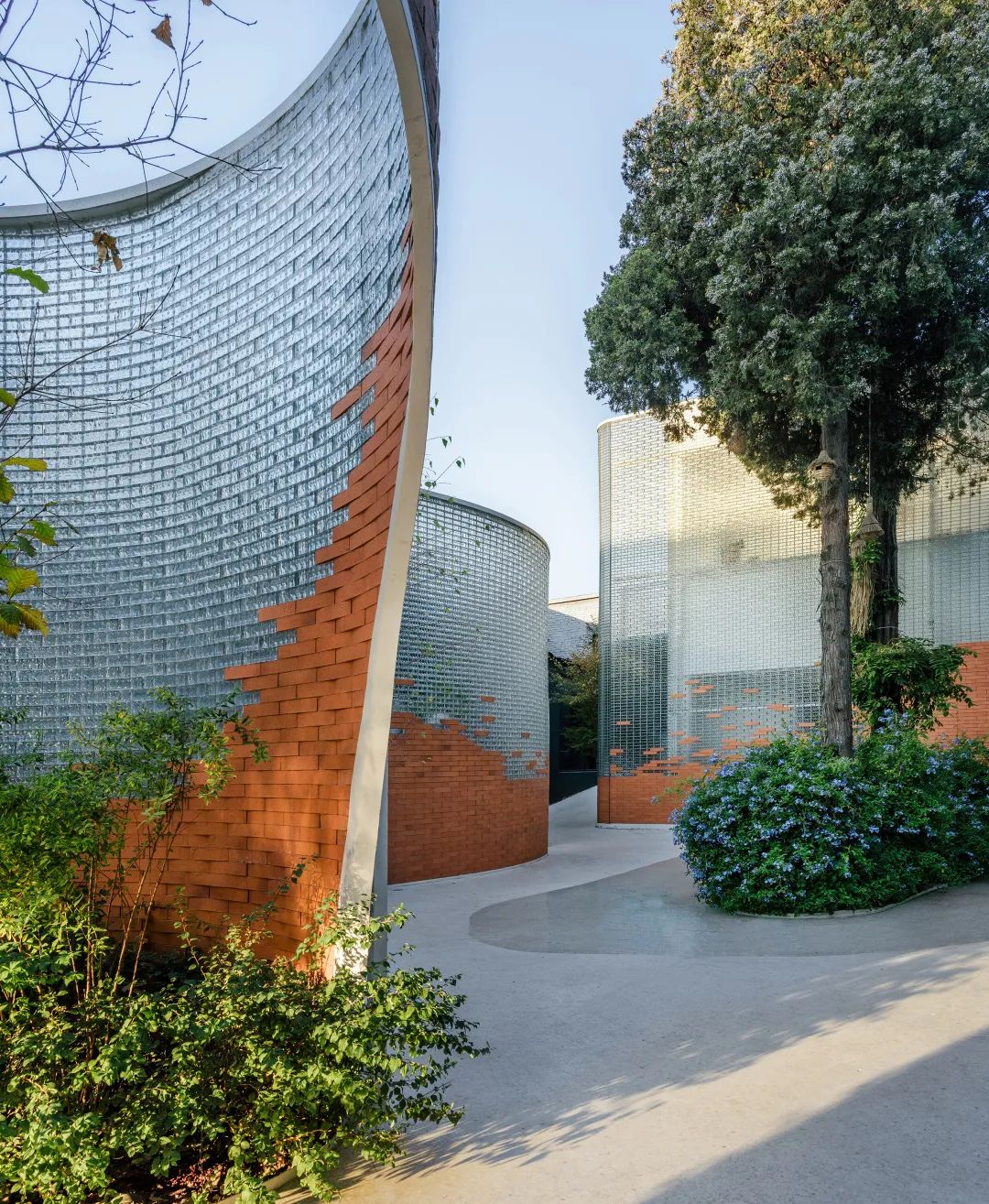 打造静谧而又生机盎然的梦幻“花”园｜只和花花艺工作室“只园”