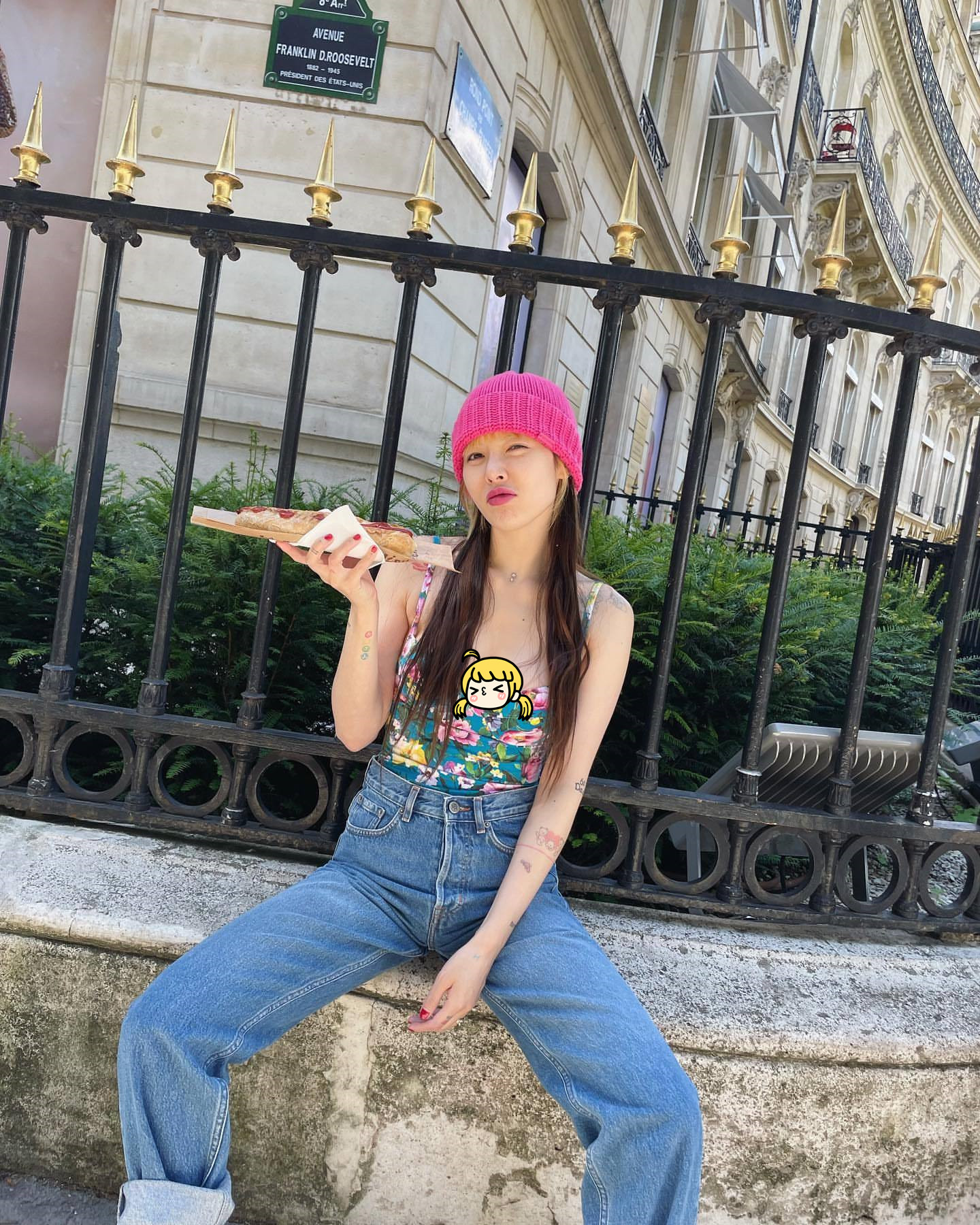 泫雅夏日最新照,泫雅风彩虹针织帽