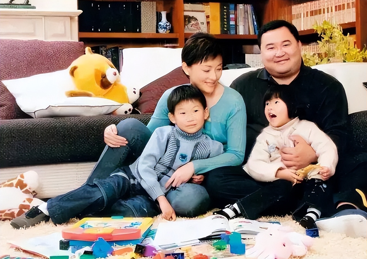 杨澜的现在国籍是什么国籍,杨澜采访巩俐关于国籍的看法