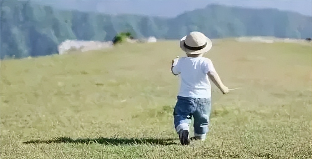 中国人在伊拉克开餐馆，一年赚了300万，美国大兵开直升机来买酒