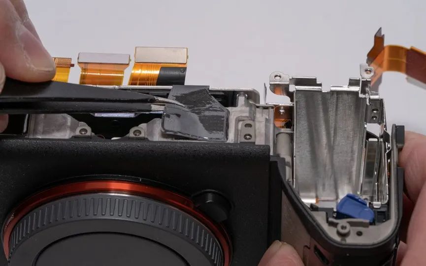 又来搞事情了！索尼α1硬核拆机