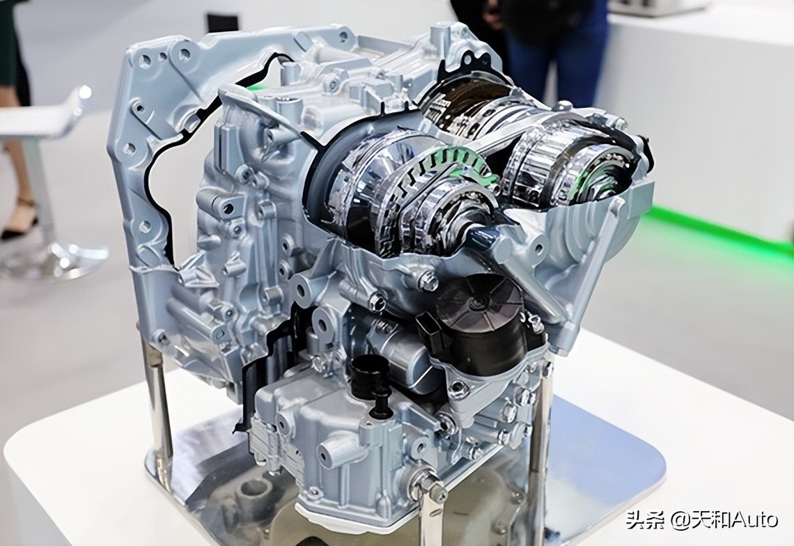 新一代三菱欧蓝德新车图解,三菱全新一代欧蓝德实拍