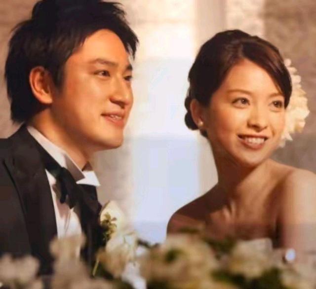 人生赢家！义墩墩校花妻子太美了！育有一儿一女，回国后已被重用