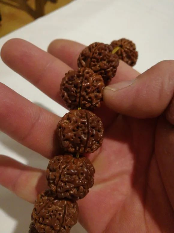 金刚变红和玉化的原因,玩了三年没有玉化的金刚