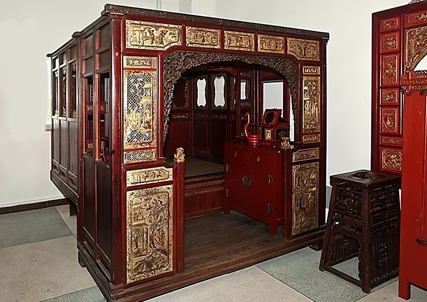 古代嫔妃的床为什么都很小,古代女子的床都很小吗