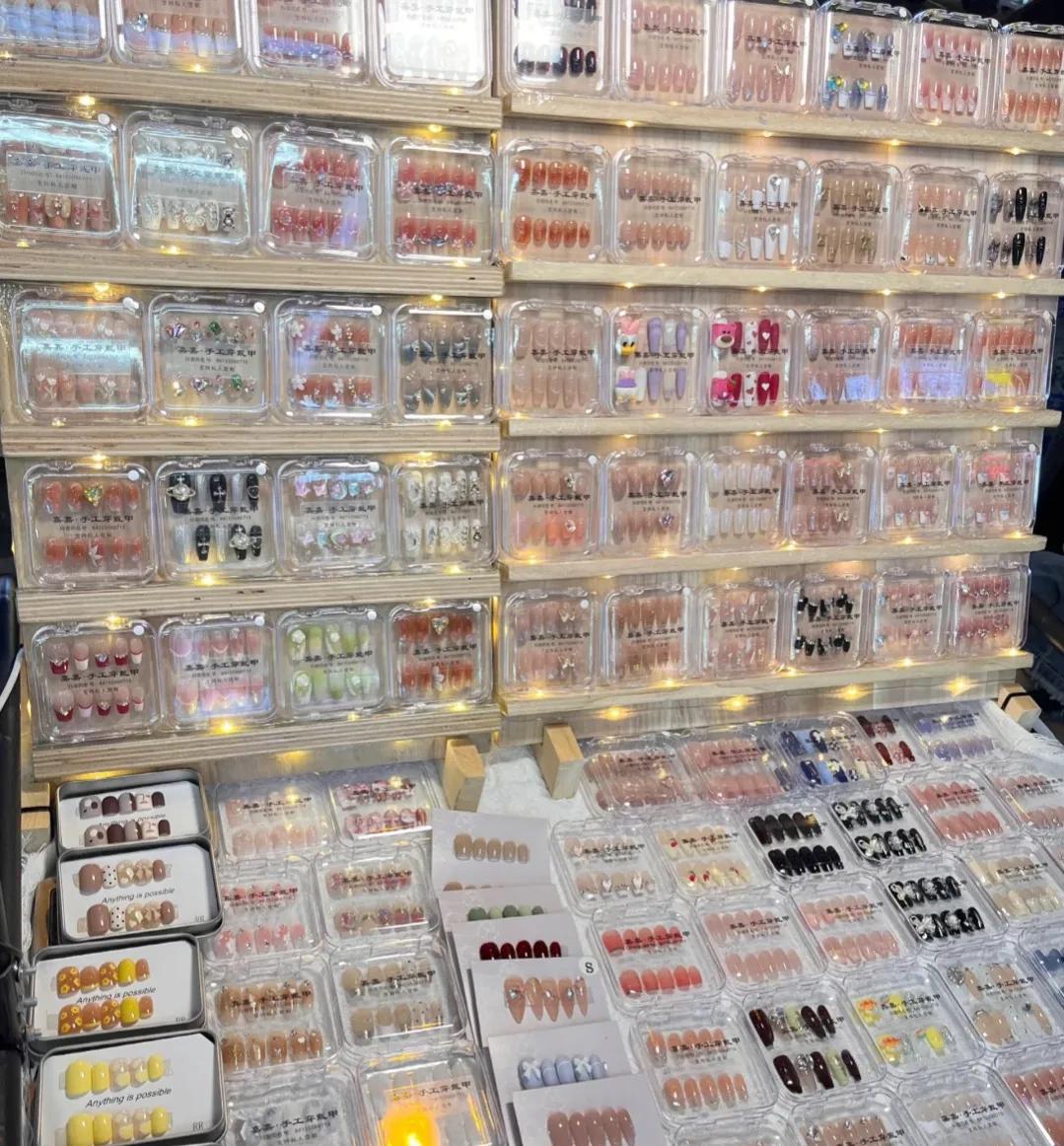 地摊盲盒摆摊技巧,盲盒地摊生意最新视频