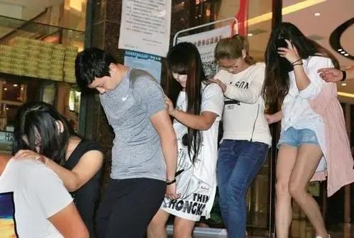 女大学生卖淫现象频发：人前是小仙女，背后是交易？