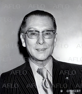 他是昭和时代的*男美**子，无滤镜无美颜，颜值妥妥的校草