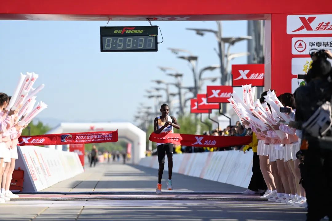 上海、北京、武汉、郑开四马开赛！四场赛事全览！