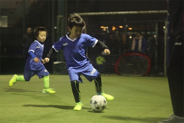 孩子十岁被体育教练看中,米卢夸赞的足球天才