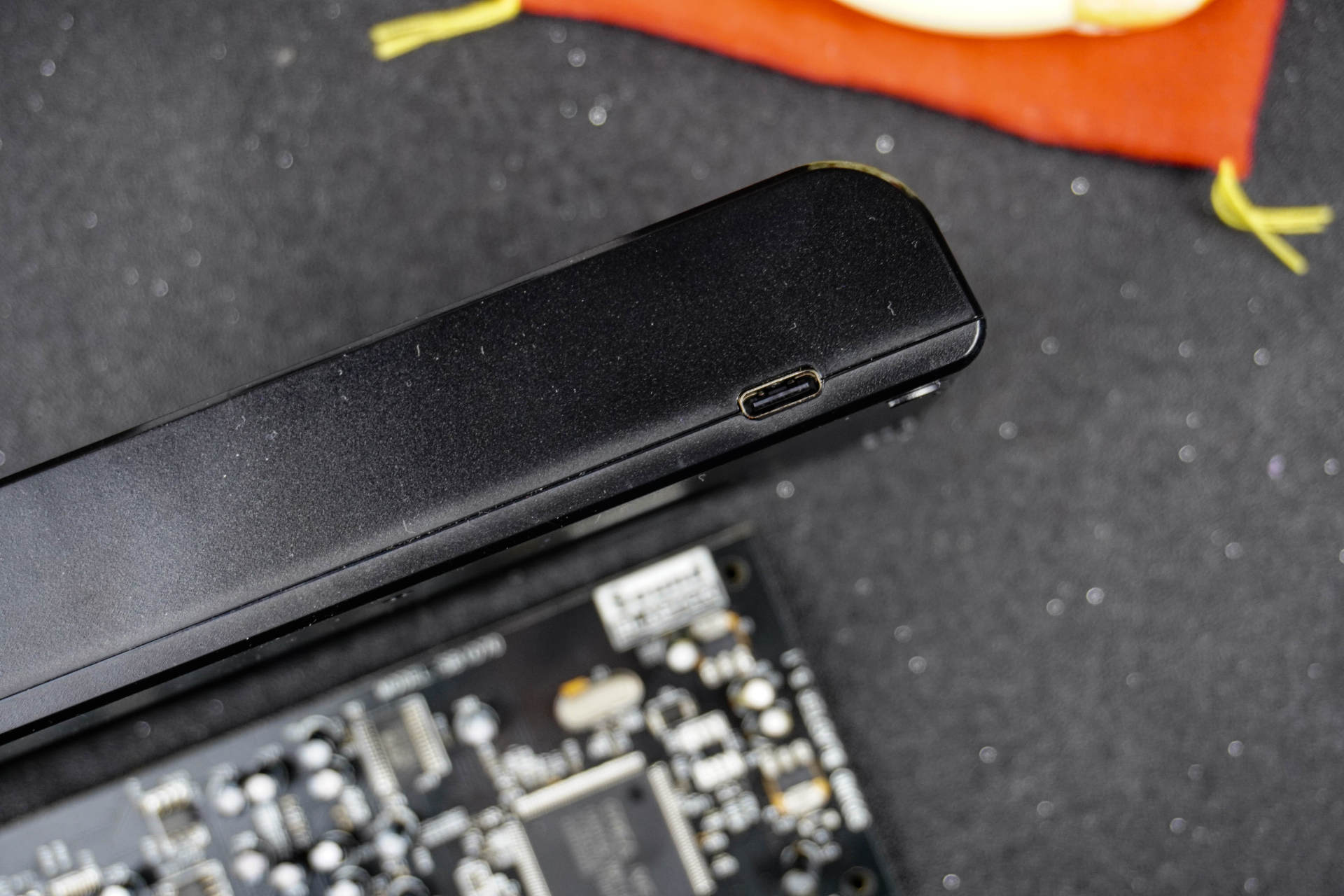 镍氢电池1.2v和1.5v锂电池哪个好,5号充电电池选镍氢还是锂电