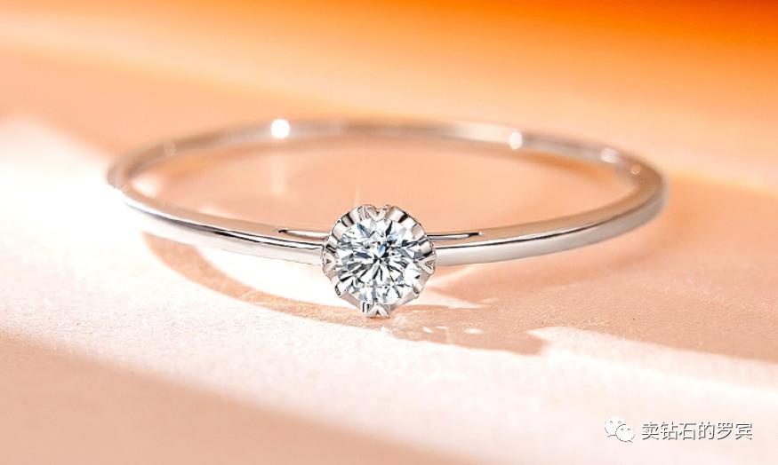 珠宝销售技巧2204:男士说钻石不值钱,最后还是买了……
