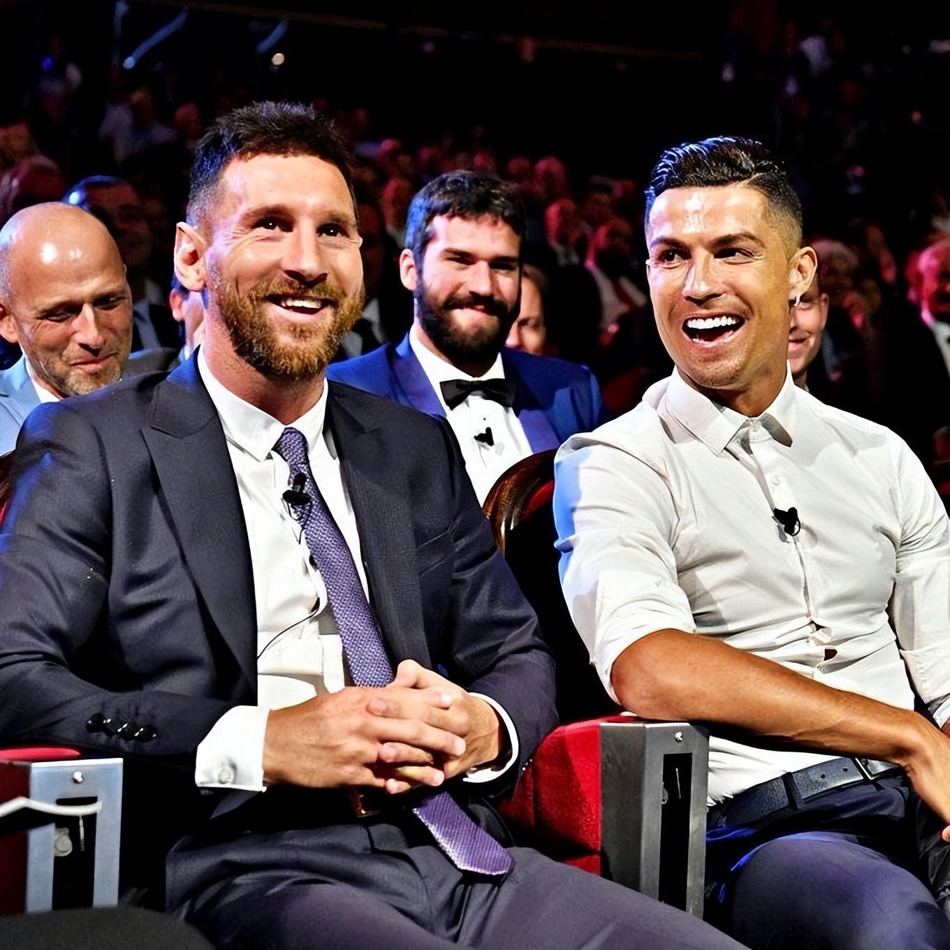 足坛老一代传奇,梅罗是这个时代的足坛绝代双骄