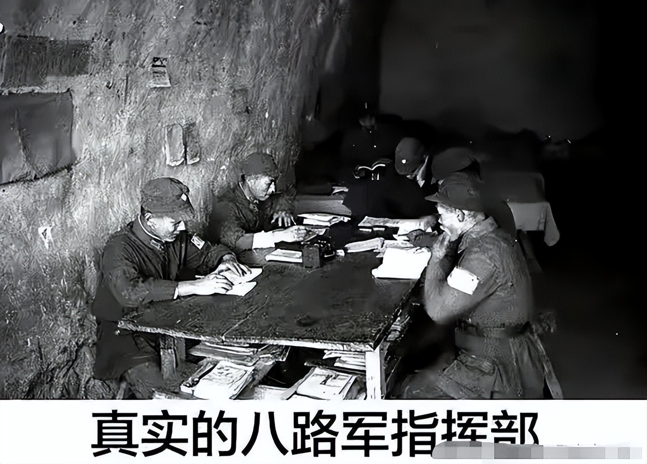 涂发胶抹口红，打仗住酒店，这些抗日剧，对得起以前的战士吗？