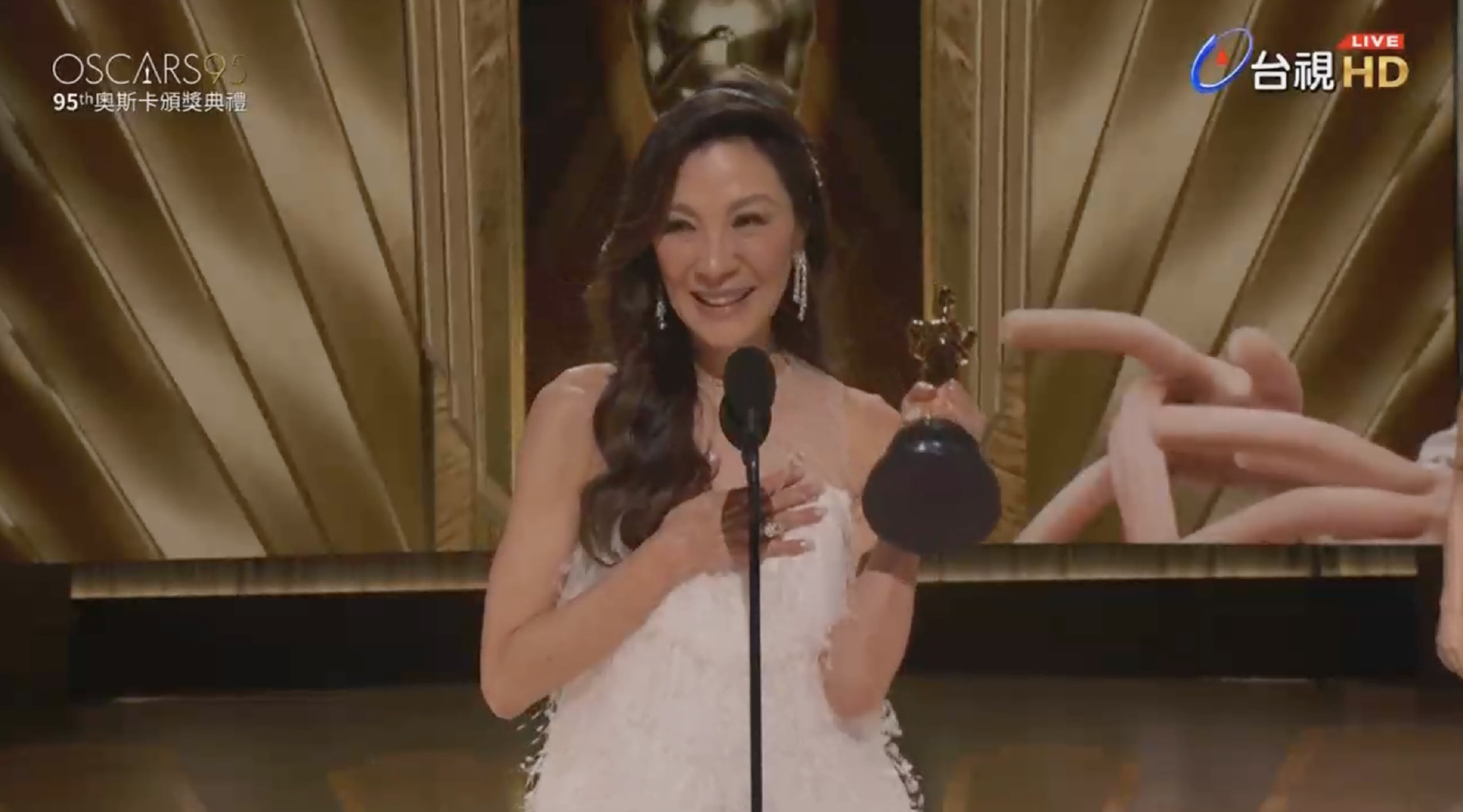 杨紫琼瞬息全宇宙最佳女主角,杨紫琼瞬息万变