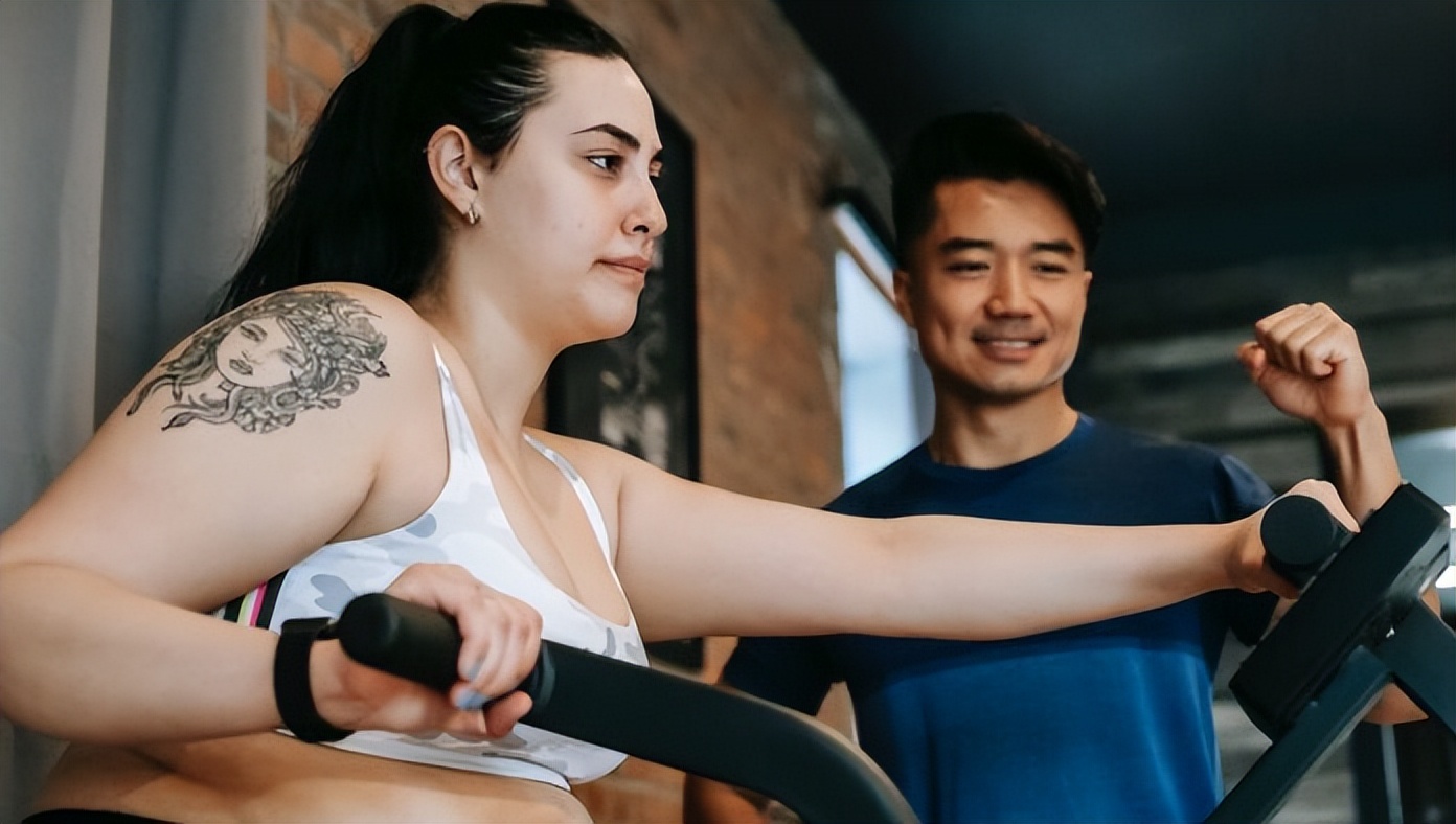 无器械超酷有氧运动教程,有氧训练减脂效果最好的器械