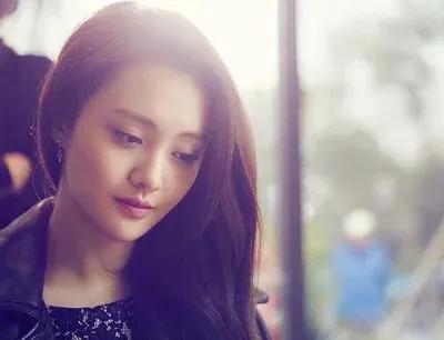 红毯直播翻车是微博明星金本位崩塌，明星活在营销号里搏商业代言