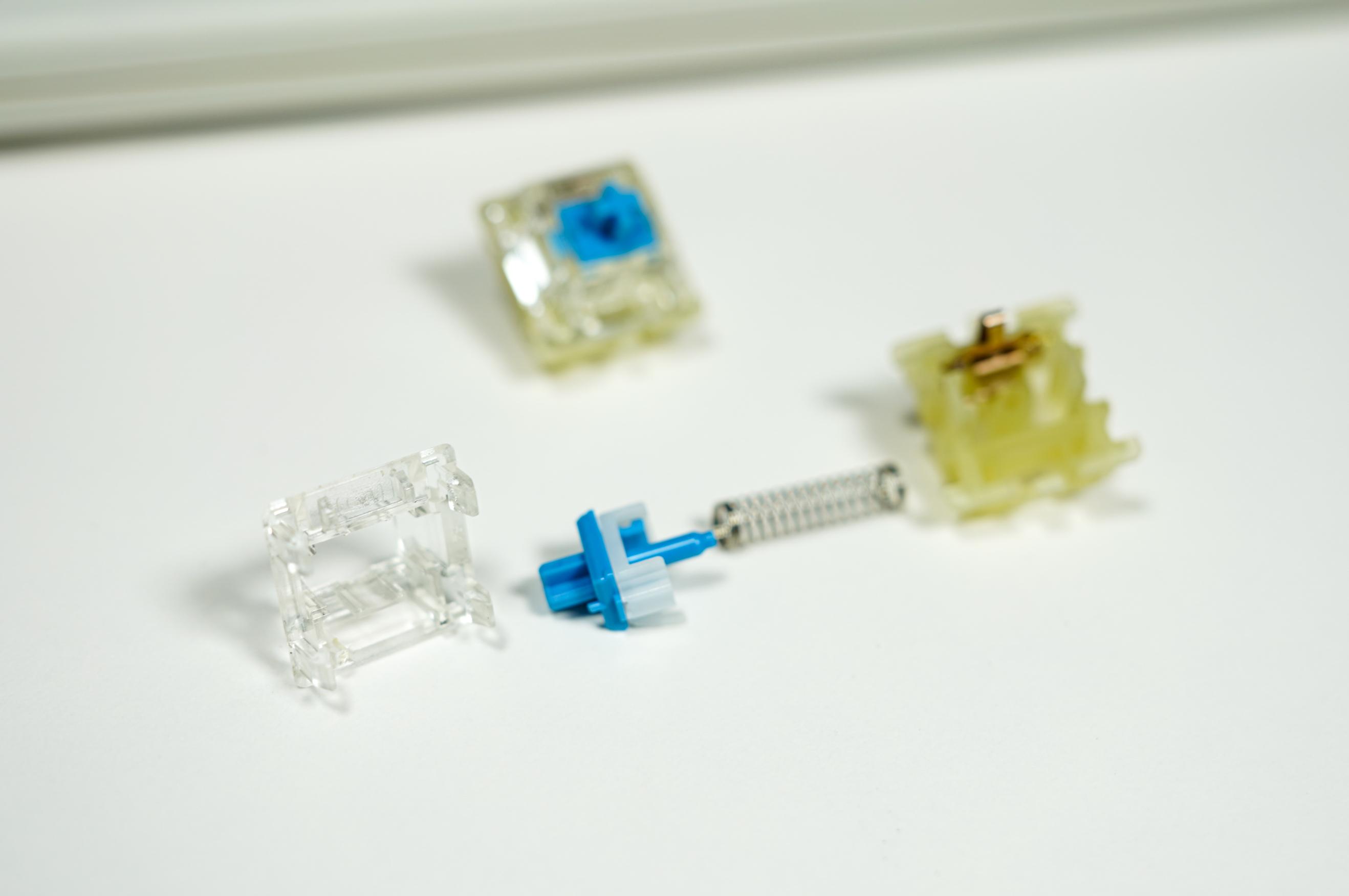 cherry轴入门机械键盘推荐,cherry键盘银轴和茶轴对比