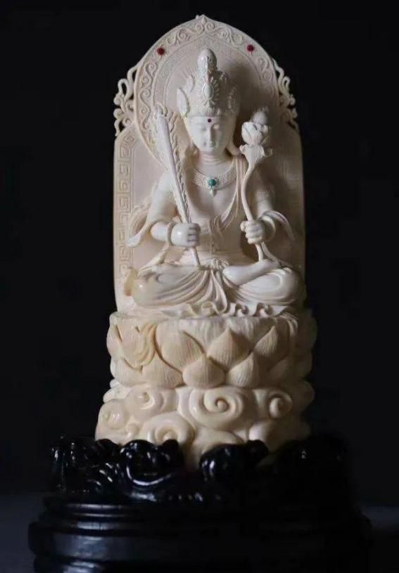 蜜蜡和猛犸哪个收藏价值高,猛犸单个牙收藏价值高吗