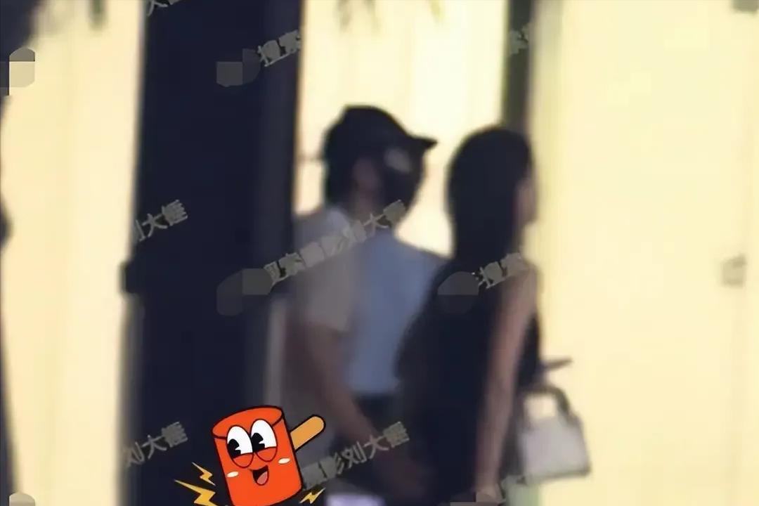 榛勬檽鏄庤鏇濇亱鎯呭悗棣栨檼鏃ュ父,榛勬檽鏄庡張鍜岀化闂诲コ鍙嬪悓妗嗕簡