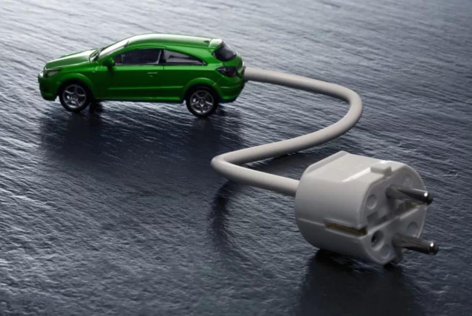 2015年开始，我国新能源汽车销量累计销售近500万辆，占全球约1/2