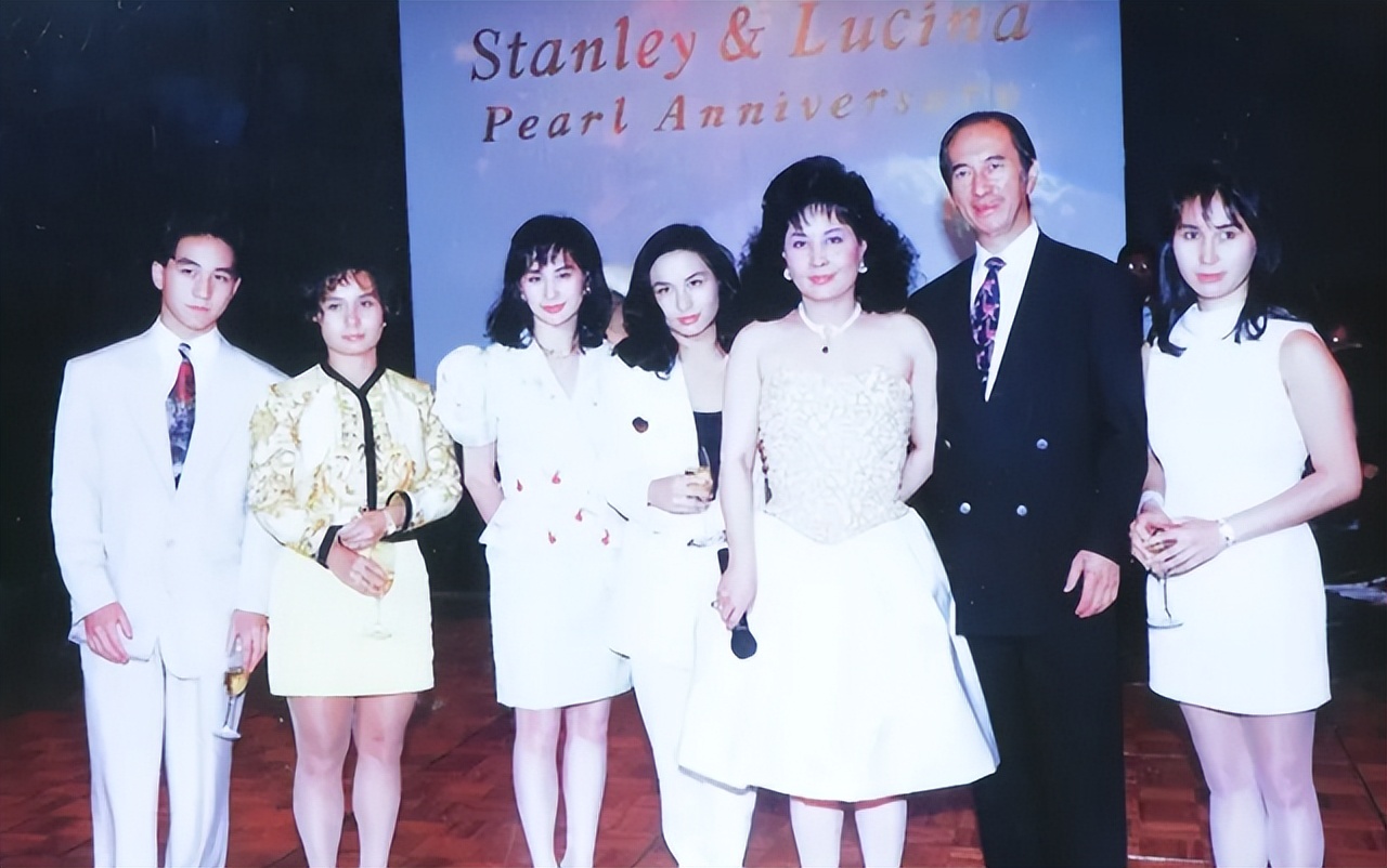 黎婉华和蓝琼缨讣告的区别,赌王二太蓝琼缨将会葬在哪里