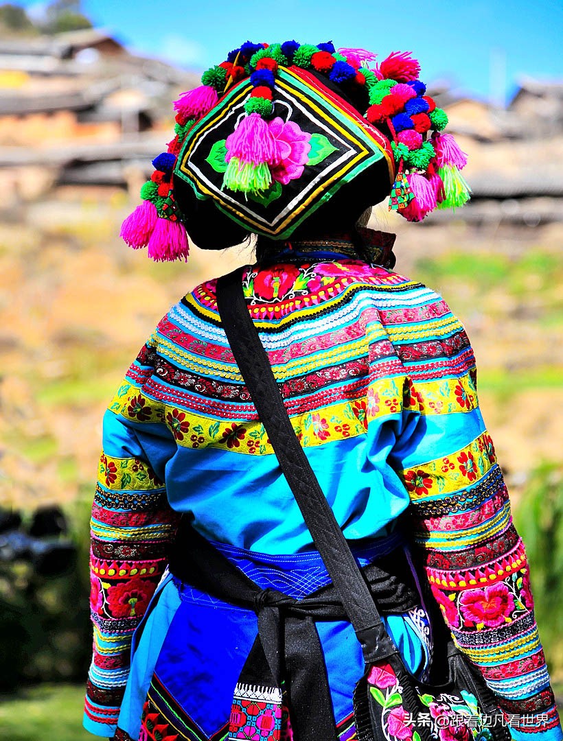 千年彝装，一赛千年“世界最古老的乡村T台”