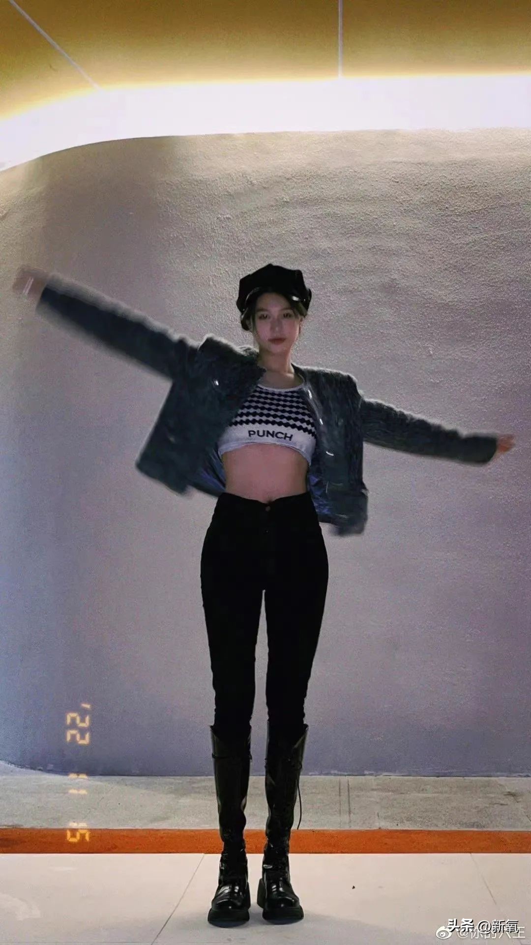 坐拥100万粉丝的美少女，直播间点赞量高达1亿，实力如何？